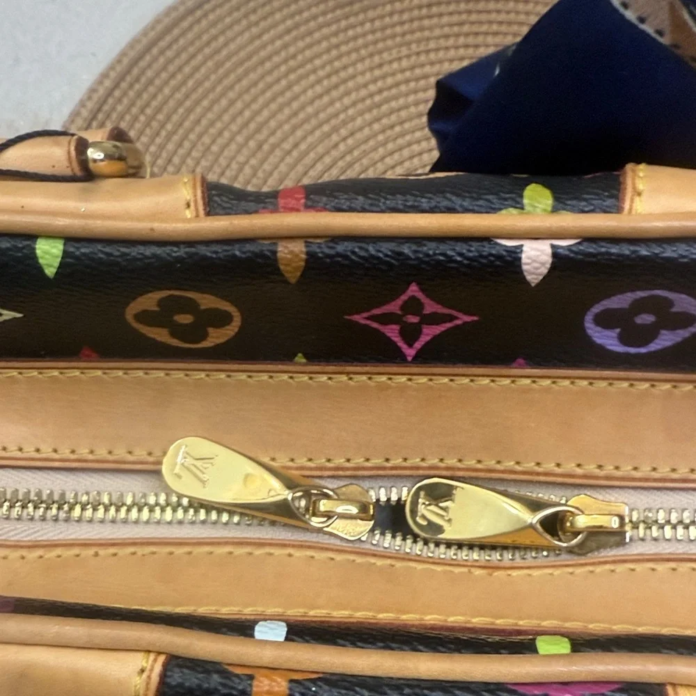 Louis Vuitton Authentic 💯 Macadamia Black Multi  Claudia  Designer Women's Bag - Picture 8 of 17